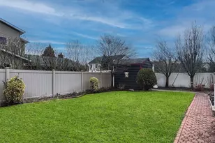 9 Reinhart Ct, Melville, NY 11747 - Photo 27