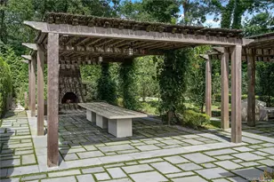 339 Duck Pond Rd, Locust Valley, NY 11560 - Photo 27