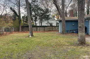 257 Union Ave, Patchogue, NY 11772 - Photo 17