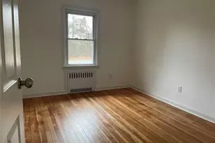 257 Union Ave, Patchogue, NY 11772 - Photo 9