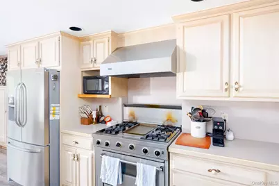 60A Union Avenue, Center Moriches, NY 11934 - Photo 5