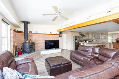 60A Union Avenue, Center Moriches, NY 11934 - Photo 11