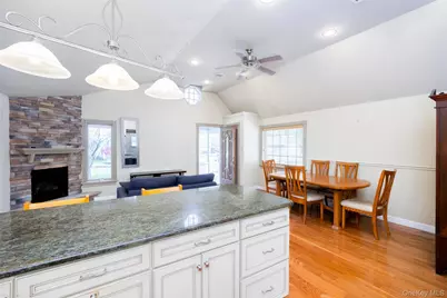 60A Union Avenue, Center Moriches, NY 11934 - Photo 27