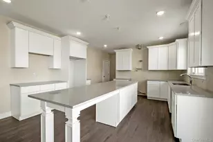 47 Dartmouth Dr, Poughkeepsie, NY 12603 - Photo 11