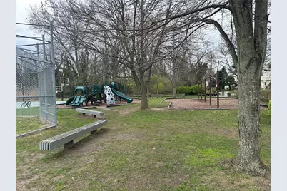 241-20 Northern Boulevard #1M, Douglaston, NY 11362 - Photo 19