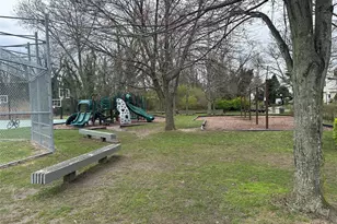 241-20 Northern Blvd, Douglaston, NY 11362 - Photo 19