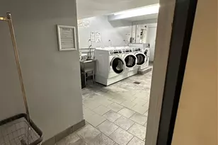 241-20 Northern Blvd, Douglaston, NY 11362 - Photo 31