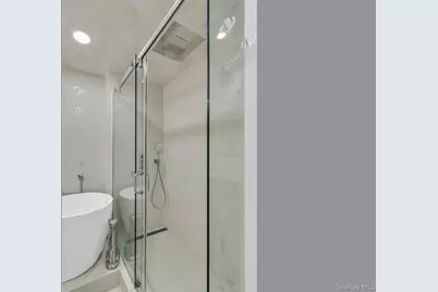 345 E 93rd Street #22E, New York, NY 10128 - Photo 17