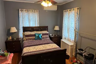 111-54 178th Pl, Addisleigh Park, NY 11433 - Photo 31