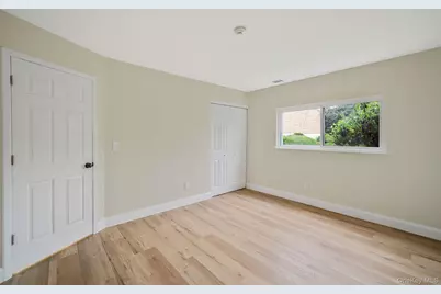 51 Pointe Circle S #51, Coram, NY 11727 - Photo 11