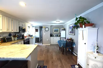 77 Village Circle W, Manorville, NY 11949 - Photo 3