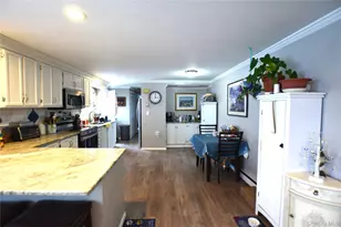 77 Village Cir W, Manorville, NY 11949 - Photo 3