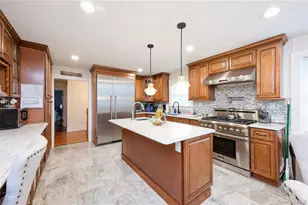 258 Longstreet Ave, Bronx, NY 10465 - Photo 3