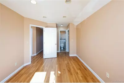 258A Longstreet Avenue, Bronx, NY 10465 - Photo 9