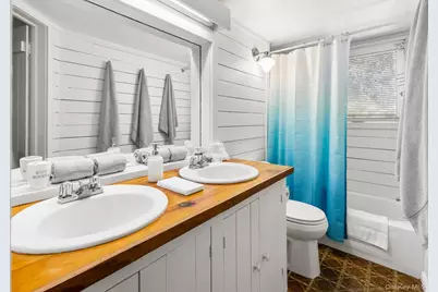 20 Norfolk Drive, White Sulphur Springs, NY 11937 - Photo 11