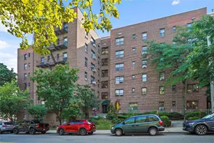 52-15 65th Pl, Maspeth, NY 11378 - Photo 3