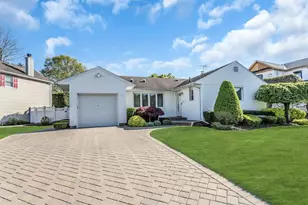 20 Doone Dr, Syosset, NY 11791 - Photo 3