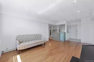 15 Canterbury Rd, Great Neck, NY 11021 - Photo 5