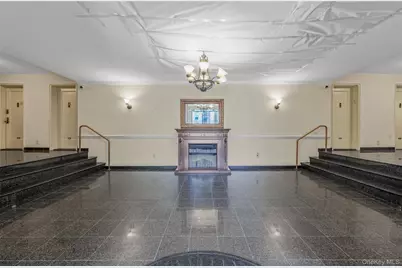 15 Canterbury Road #C23, Great Neck, NY 11021 - Photo 3