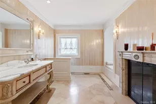 6B Blue Sea Ln, Great Neck, NY 11024 - Photo 27