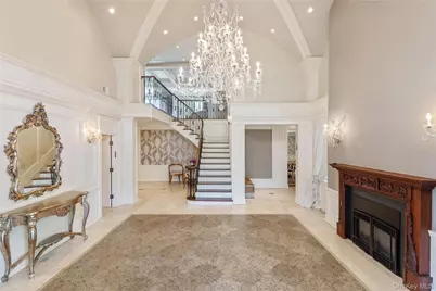 6B Blue Sea Lane, Great Neck, NY 11024 - Photo 9