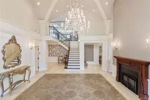 6B Blue Sea Ln, Great Neck, NY 11024 - Photo 9