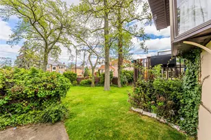 14-35 161st St, Whitestone, NY 11357 - Photo 11