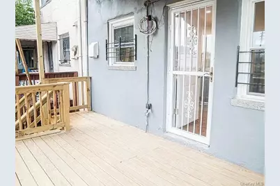 2723 Colden Avenue, Bronx, NY 10469 - Photo 17