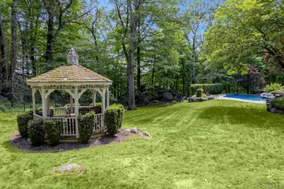 12 Woodland Court S, Bedford, NY 10506 - Photo 39