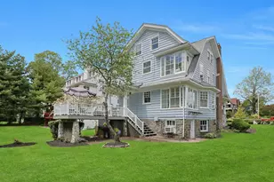 146 Sutton Manor Rd, New Rochelle, NY 10801 - Photo 3