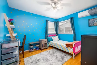 39 E Hollywood Avenue, Lindenhurst, NY 11757 - Photo 9