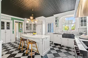 381 W Neck Rd, Lloyd Harbor, NY 11743 - Photo 15