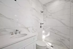 2 Gail-Grace Ct, Copiague, NY 11726 - Photo 15