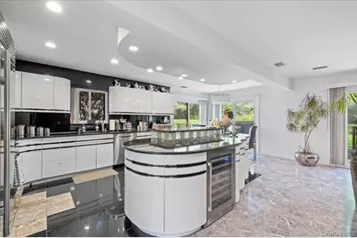 54 Northgate Circle, Melville, NY 11747 - Photo 9