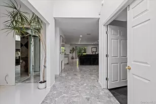 54 Northgate Cir, Melville, NY 11747 - Photo 3