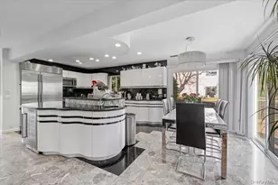 54 Northgate Cir, Melville, NY 11747 - Photo 7