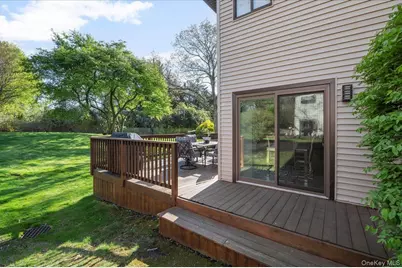 54 Northgate Circle, Melville, NY 11747 - Photo 25