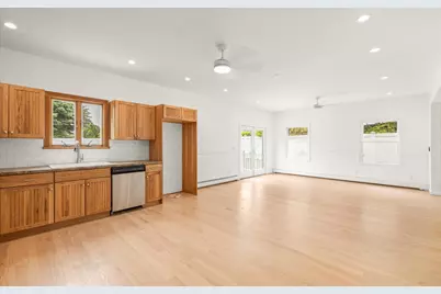 8 Maple Street, Glenwood Landing, NY 11547 - Photo 9