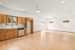 8 Maple St, Glenwood Landing, NY 11547 - Photo 9