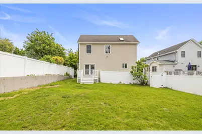 8 Maple Street, Glenwood Landing, NY 11547 - Photo 25