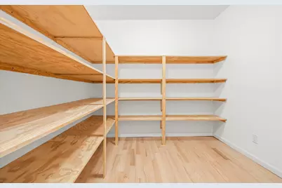 8 Maple Street, Glenwood Landing, NY 11547 - Photo 11