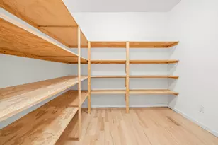 8 Maple St, Glenwood Landing, NY 11547 - Photo 11