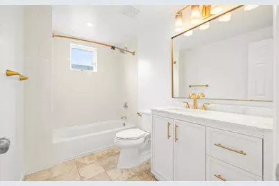 8 Maple Street, Glenwood Landing, NY 11547 - Photo 23