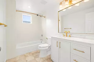 8 Maple St, Glenwood Landing, NY 11547 - Photo 23