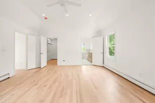 8 Maple St, Glenwood Landing, NY 11547 - Photo 17