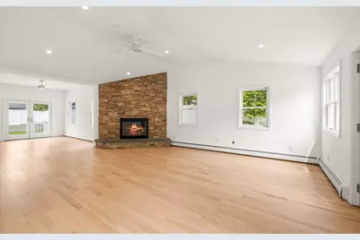 8 Maple Street, Glenwood Landing, NY 11547 - Photo 5