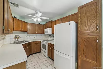 21 Lamplight Street, Beacon, NY 12508 - Photo 9