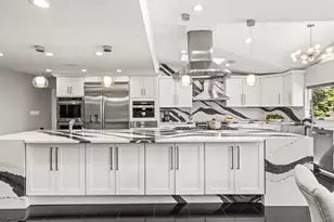 5 Glen Hill Ct, Dix Hills, NY 11746 - Photo 11