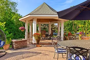 5 Glen Hill Ct, Dix Hills, NY 11746 - Photo 35