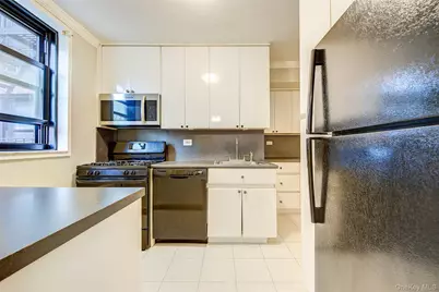 139-15 83rd Ave #310, Briarwood, NY 11435 - Photo 5